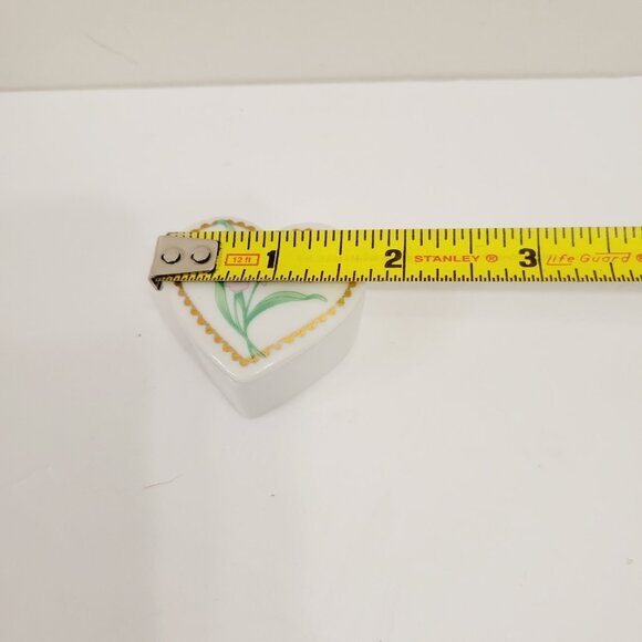 Vtg Ceramic Heart Shaped Gold Border Irises Mini Trinket Box Roman Inc Pin - Picture 4 of 5